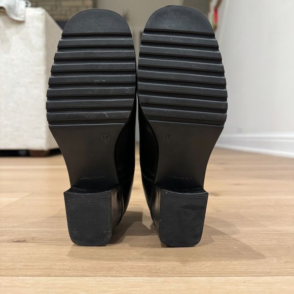 Blondo 40 Waterproof Black Ankle Boot Zip-Up Heel - Women's Size 37 - Picture 4 of 8